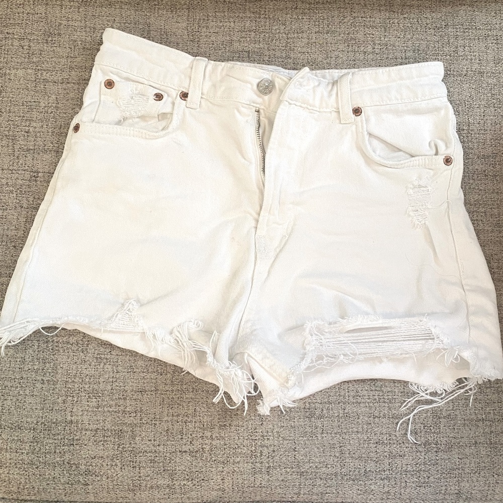 Zara short white denim shorts size 6